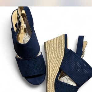 Liz Claiborne Navy Espadrille Sandals